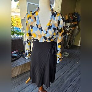 Diane von Furstenberg Print & Solid Wrap Dress – Size 2